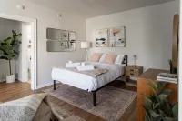 Stylish and Comfy Studio near Loyola Park Hotels in Rogers Park