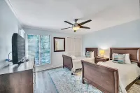 Centrally Located 2BR/2Bath Villa in Kiawah Island, SC --5 min from the Beach!