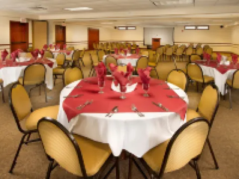 Tolovana Inn Hotels in Cannon Beach