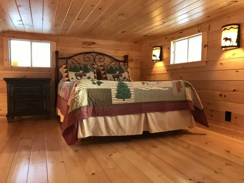 Cozy Cabin in Pittsburg NH Village - DIRECT SNOWMOBILE & ATV TRAIL ACCESS