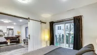 New Luxury 1Bdr Apt. Free Parking & Private Backyard