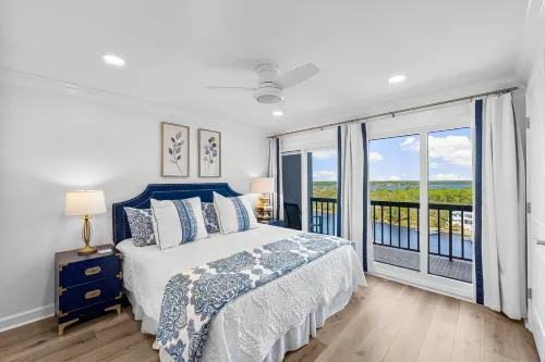 Luxurious Beachfront Condo! Completely Renovated!