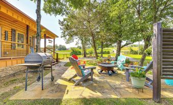 3 Mi to Lake Hamilton: 'Tree Top Cabin'