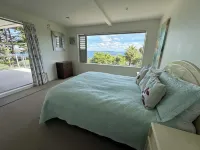 Luxury clifftop retreat in Tindalls Bay, Whangaparaoa Peninsular, Auckland Hotels near Whangaparaoa Peninsula