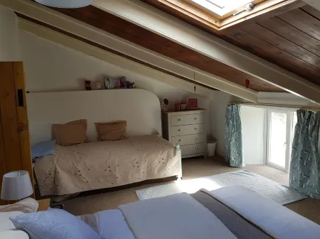 Walk to beach, village location, near Fowey and Eden Project