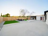Casa Blanca (Arcade/Theatre/Game Room/RV Parking) Hotels in Banning