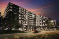 The Hamptons - Luxurious Fully Furnished 2 Bedroom Central Location Hotels near Chinatown in Canberra