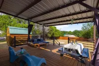 DayDreamer Cottage amidst the Blanco river with private Hot Tub
