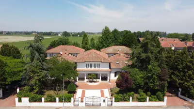 Villa Petrone | Luxury Four Seasons-Jacuzzi&Pool