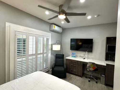 Modern Condo w/ resort amenities. Steps from Grace Bay Beach Hotels in The Bight Settlement