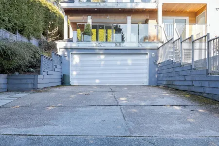 Modern & Cozy Near The Ocean