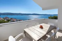 Panoramic apartment with sea view and pool Hotels in Opcina Slivno