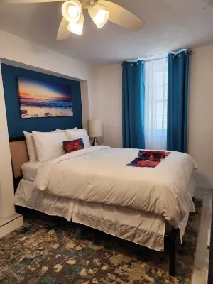 Enjoy a stylish experience at this centrally-located place. Hotel in zona Horseshoe Bay