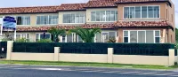 Waterfront fabulous view, spacious studio, heated pool & 10 mins walk into town.