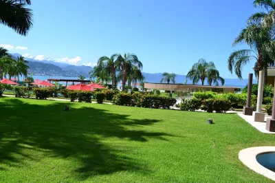 ON THE BEACH - Luxury Condominium with Breathtaking Views Hotels in Las Glorias