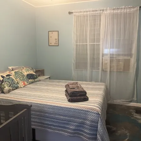 Peaceful, fully renovated home that is solar powered!