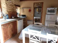 Authentic little Périgord house with saltwater swimming pool on the outskirts of SARLAT