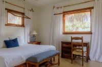 Villa Gardenia - Oceanfront Casa Studio La Sonrisa de la Muerte附近的飯店