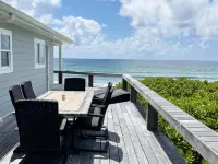 Quaint Cottage On The Beach in the South End Hotels in Elbow Cay
