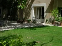 cottage in provencal farmhouse, 2 minutes from Pernes