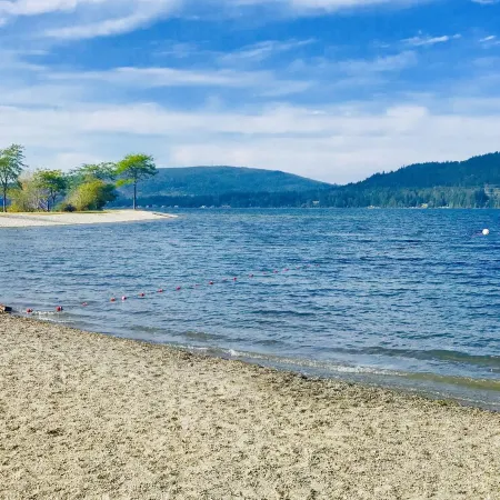 Lake Front Holiday! the Best View in the Valley, on Lake Whatcom and Golf Course
