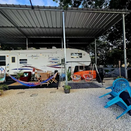 La Parguera, precioso , privado y comodo trailer se alquila, cerca de todo