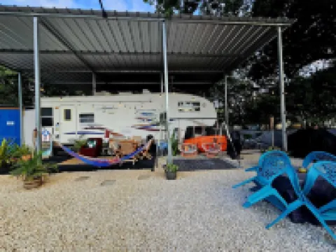 La Parguera, precioso , privado y comodo trailer se alquila, cerca de todo