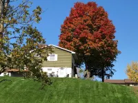 Quiet, relaxing home on Lake Watab in beautiful St. Joseph, MN near SJU and CSB