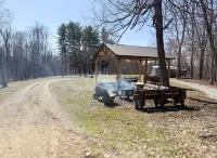 Beautiful Secluded Cabin with hot tub on 50 acres