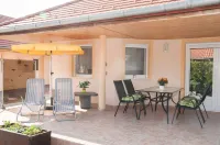 High quality house family idyll for 4-8 persons., Pool, Climate, Lake 1000m', Saun Hotels in Marcali Járás