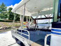 Downtown Retreat Aboard Savannah Rae Hotel in zona Meadow Garden