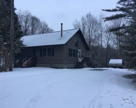 Adirondack Experience Hotels in Webb