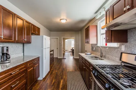 Lovely Downtown Townhome