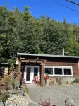 Mckees Beach Cabin Steps From The Beach Hotels near Seattle Premium Outlets