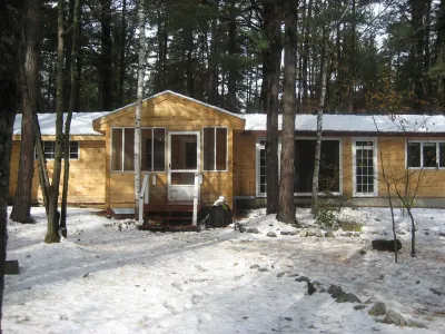 Newly Renovated Rustic Cabin