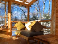 Chalet Sean, peaceful retreat on beautiful mountain brook and walk to river.. Hotels in Sutton
