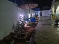 Typical house (mouth) with swimming pool not overlooked فنادق في 