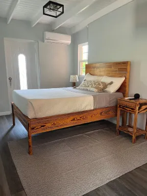 Charming & Modern 356 sq ft studio with AC near Oistins/Surfing/Beaches/Airport. Hôtels à : 