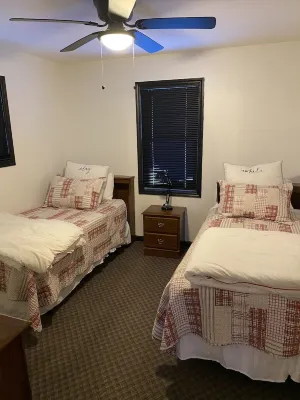 Cabin 5 Fall Asleep to the New River's Song Hotels near New River trail State Park, Cliffview Access