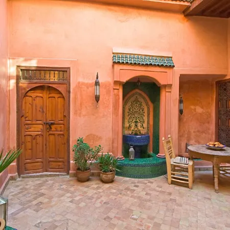 Jewel of a private home all to yourselves in the heart of the Old City
