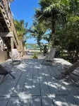 Overlooking Coco Bay , observe the turtles , super fast Starlink internet Hotels near Gillam Bay Road
