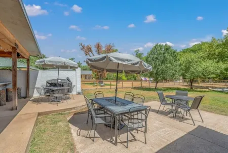 Family kid friendly fun space Отели рядом с Bryan