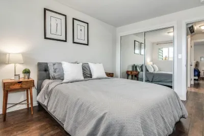 Downtown Kirkland - Luxury 3rd Street Retreat