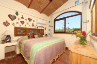 1/BD Private Villa, Lovely Pool, Tranquil location, 5 min walk to town/beach