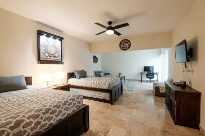 Perfect House with 3-Bedrooms, 3Baths and amazing views of the beach.