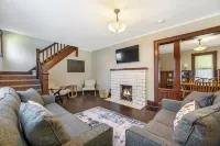 Hillside Escape...your home away from home! Hotels in Logan