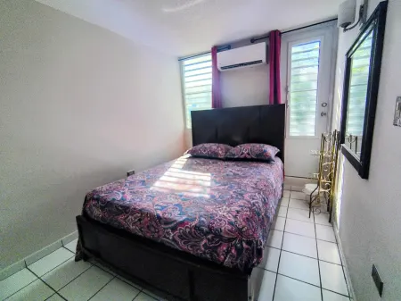Ginger House. Charming 3-bedroom townhome, fast WiFi, A/C in enchanting Rincón