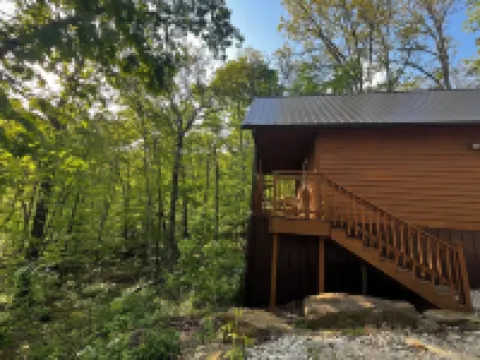 Cozy cabin in our little woodland village - access to pond and meadow