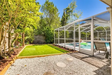 Palm harbor/Crystal Beach 3/2 W Heated pool & Spa