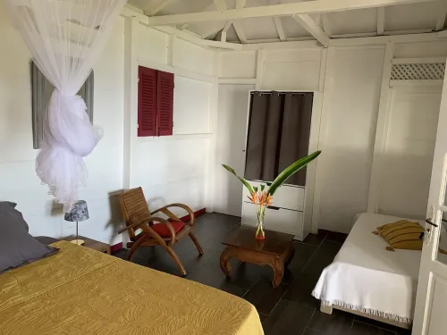 Sea view bungalow located 5 minutes from the beach